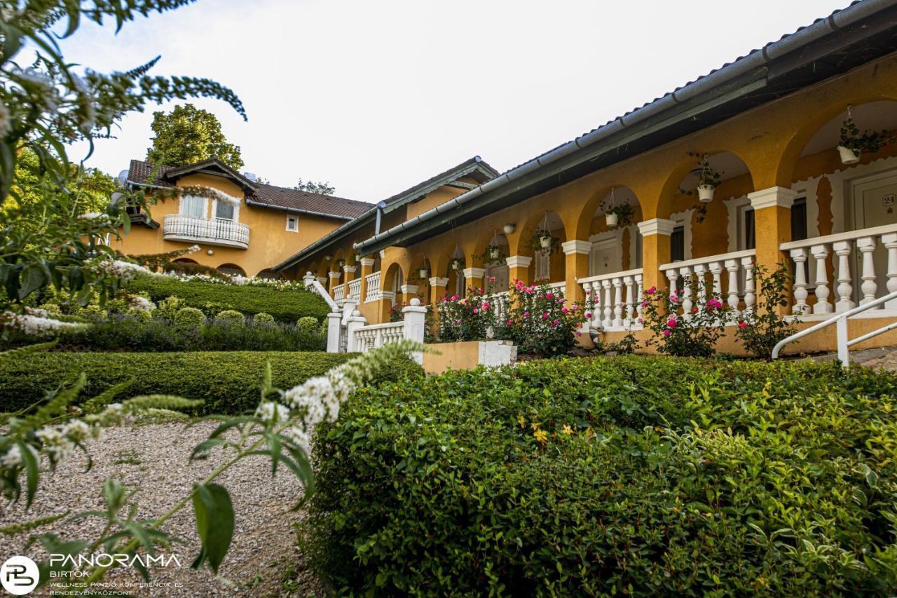 Bed and Breakfast Panorama Birtok - Wellness Panzio, Konferencia Es Rendezvenykoezpont Győrújbarát Exterior foto